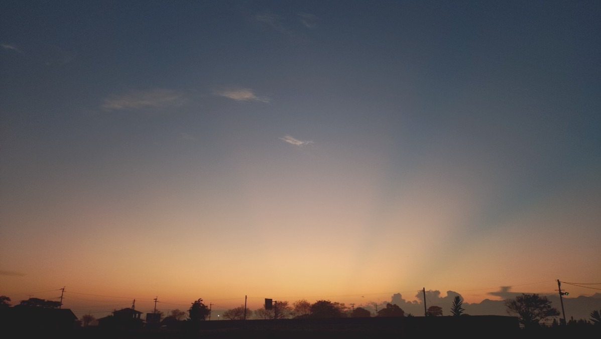 都城市（2024/8/15）今朝の朝焼け😊（東の空）①