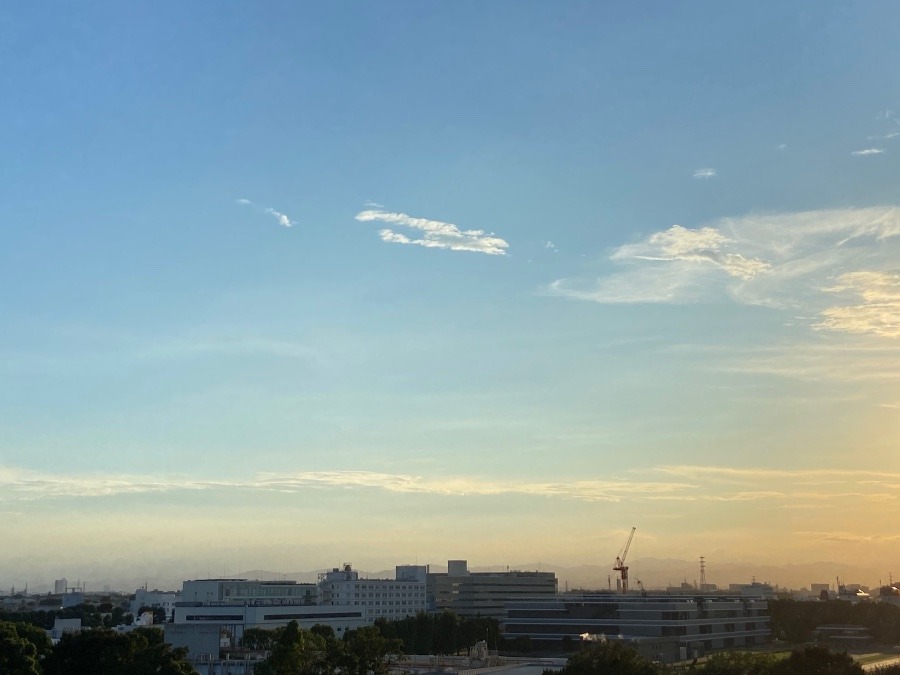 夕暮れの富士山　見えませんね