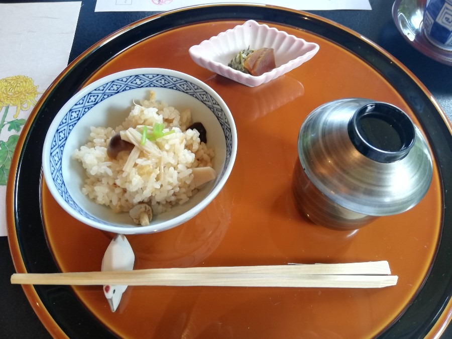 炊き込みご飯　止椀