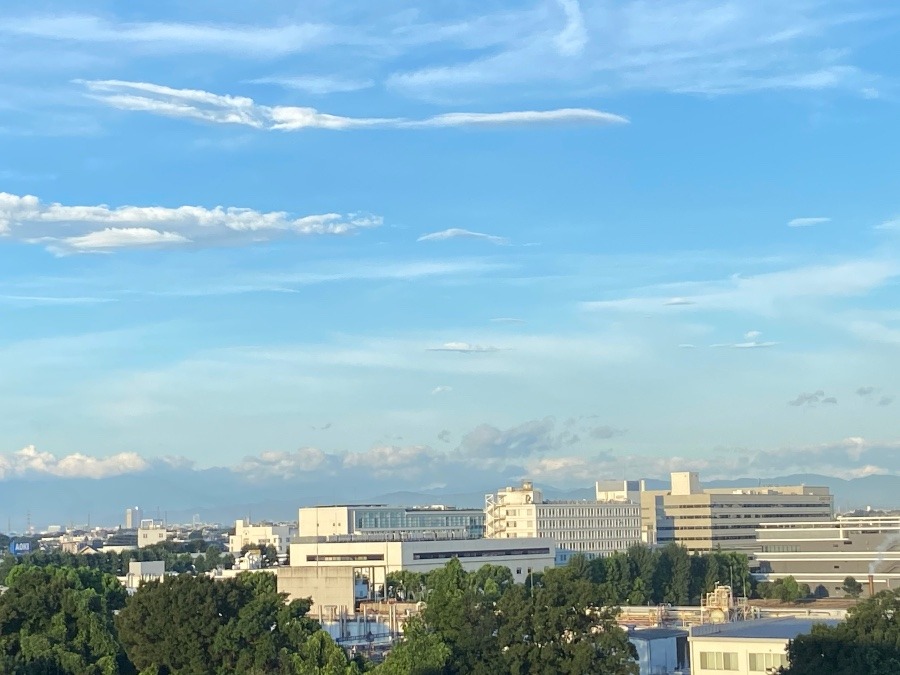 今朝の富士山　台風がどこ何消えて青空が見える朝