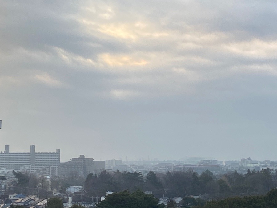 東の空のふわっとした景色